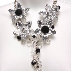 Superb Flowers  and Crystal Beads Necklace